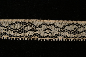 .75 inch Flat Lace, peach (100 yards) 355 peach MADE IN USA